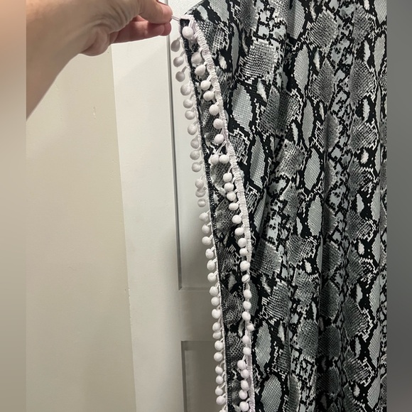 Adreamly beach cover up - Picture 3 of 5